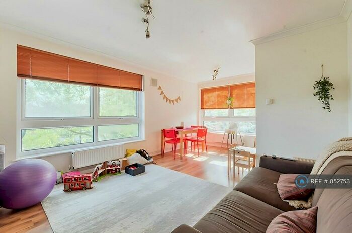 2 Bedroom Flat To Rent In Tunbridge Court, London, SE26