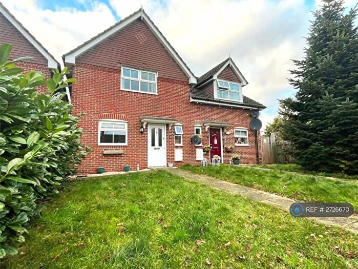 3 Bedroom Semi Detached House To Rent In Heath Close, Aldershot, GU12