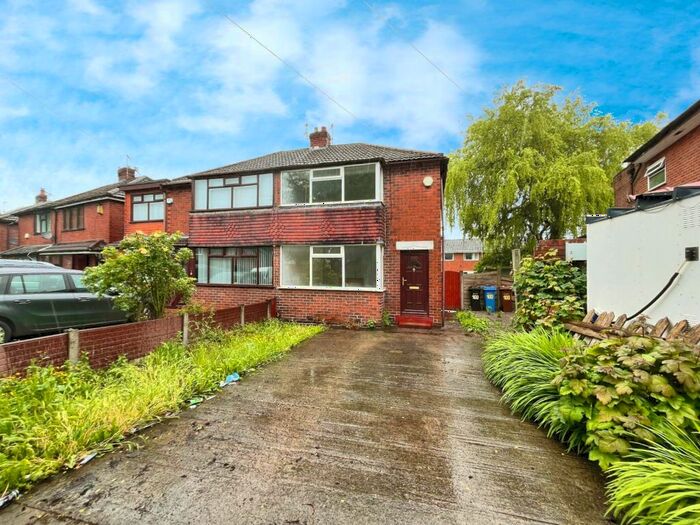 2 Bedroom Semi-Detached House For Sale In Longford Road West, Reddish, Stockport, SK5