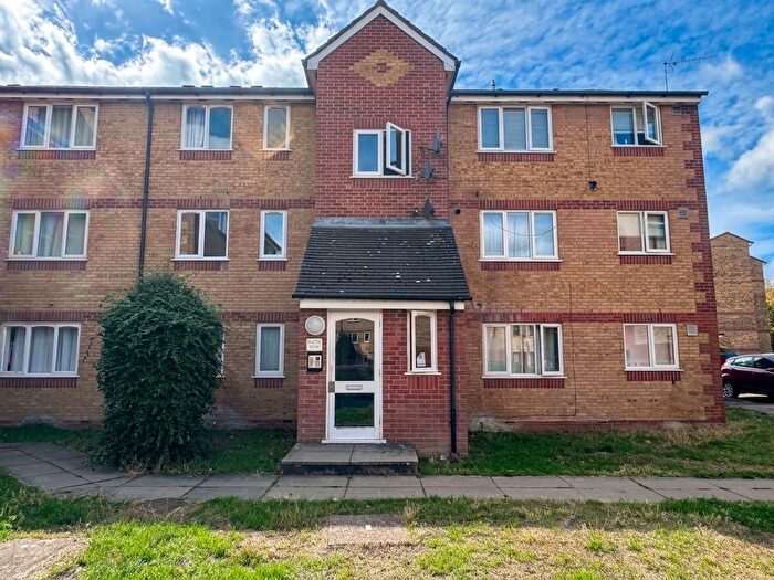 1 Bedroom Flat To Rent In Prestatyn Close, Old Town, Stevenage, SG1