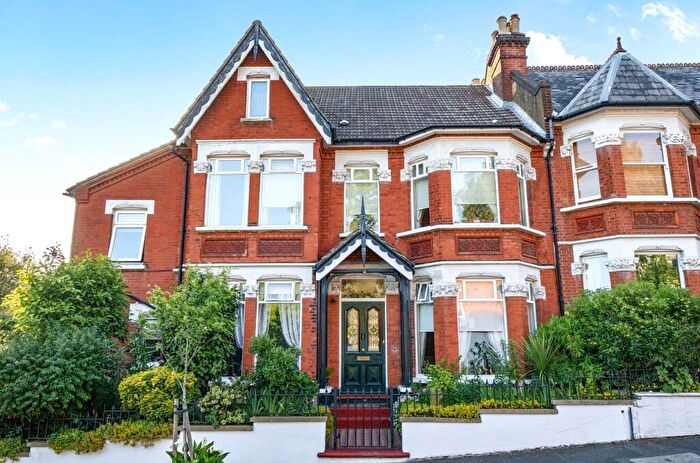 5 Bedroom Semi-Detached House For Sale In Harold Road, London, SE19