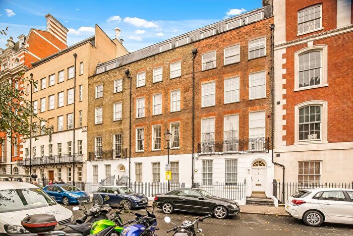 3 Bedroom Flat To Rent In Queen Square, London, WC1N