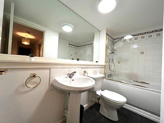 1 Bedroom Flat To Rent In Queens Gate, West End, Aberdeen, AB15