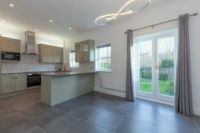 4 Bedroom Town House To Rent In Rutherway, Oxford, OX2