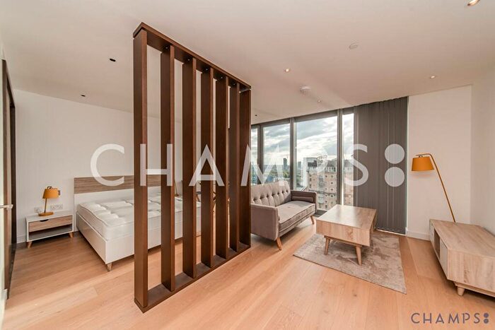 Flat To Rent In Landmark Pinnacle, Marsh Wall, E14