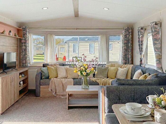 2 Bedroom Park Home For Sale In Arbor Lane, Lowestoft, NR33