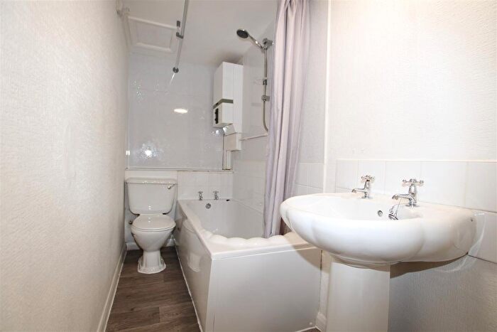 1 Bedroom Maisonette To Rent In Westcliffe Road, Cleckheaton, BD19