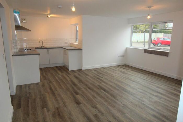 2 Bedroom Flat To Rent In Coombe Street, Coventry, CV3