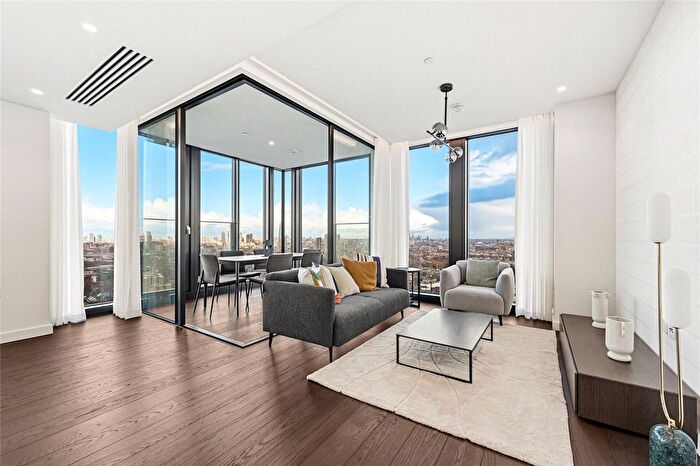 3 Bedroom Flat To Rent In Bondway, London, SW8