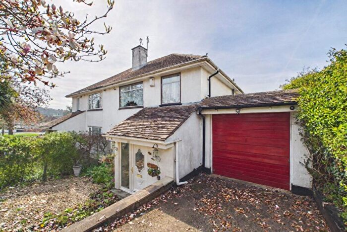 3 Bedroom Semi Detached House For Sale In Whitley Wood Road, Reading, Berkshire, RG2