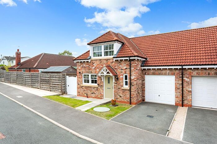 3 Bedroom Semi-Detached House For Sale In Prospect Avenue, Tadcaster, LS24