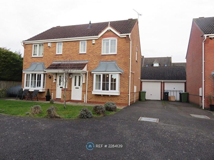 3 Bedroom Semi-Detached House To Rent In Gale Close, Lutterworth, LE17