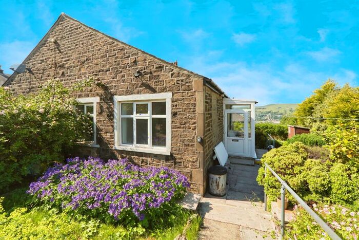 2 Bedroom Semi-Detached Bungalow For Sale In Spring Avenue, Keighley, BD21