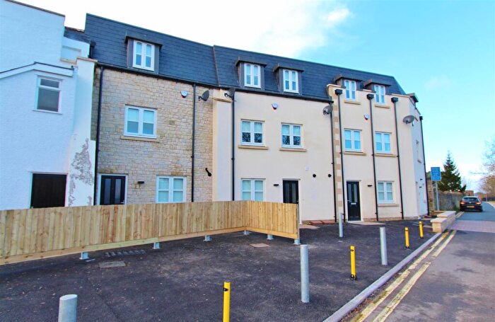 2 Bedroom Town House To Rent In Pool Barton, Keynsham, Bristol, BS31