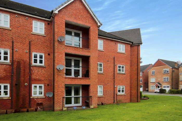 2 Bedroom Apartment To Rent In Kingsbury Close, Bury, BL8