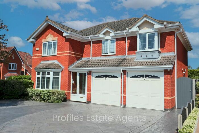 5 Bedroom Detached House To Rent In Windrush Drive, Hinckley, LE10