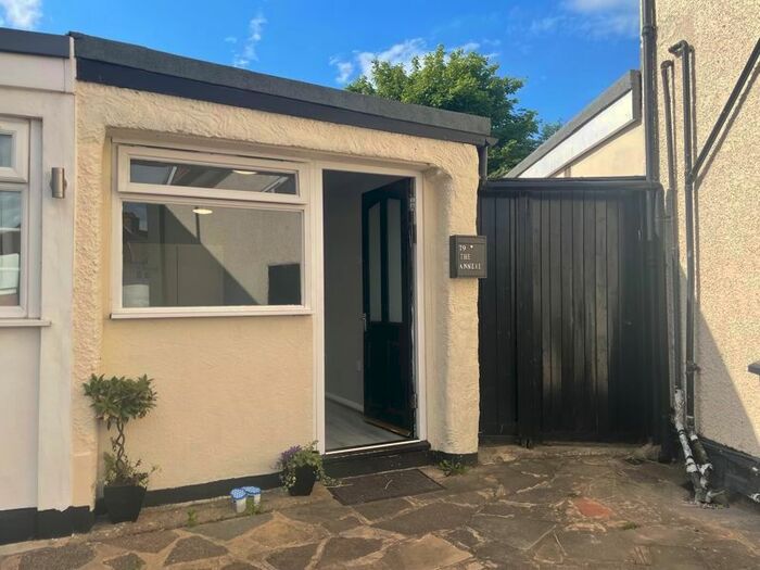 1 Bedroom Flat To Rent In Highview Avenue, Edgware, HA8