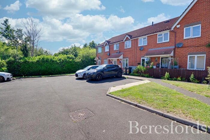 4 Bedroom Terraced House For Sale In Creasen Butt Close, Heybridge, CM9