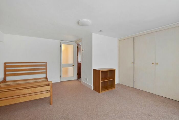 1 Bedroom Studio To Rent In , Crescent Road, Crouch End, N8