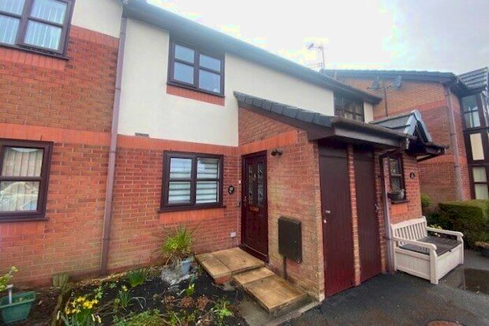 2 Bedroom Flat To Rent In Sanderling Close, Thornton-Cleveleys, FY5