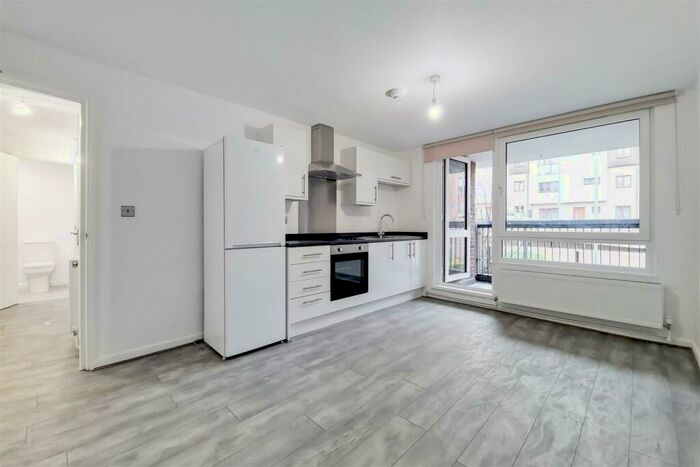2 Bedroom Apartment To Rent In Rainhill Way, Bow, E3
