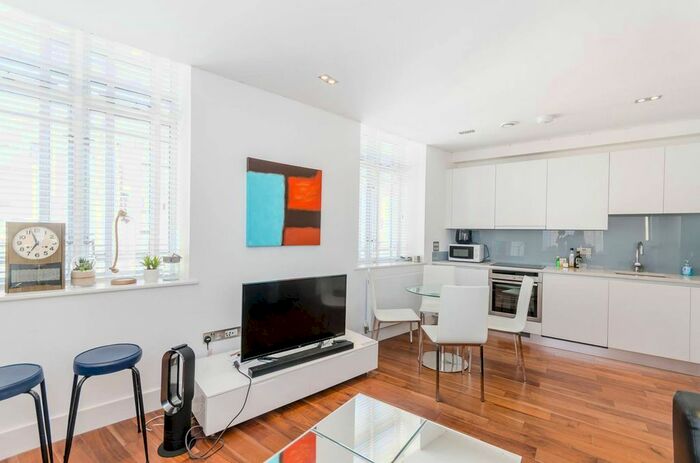 2 Bedroom Flat To Rent In Warren Street, Fitzrovia, London, W1T