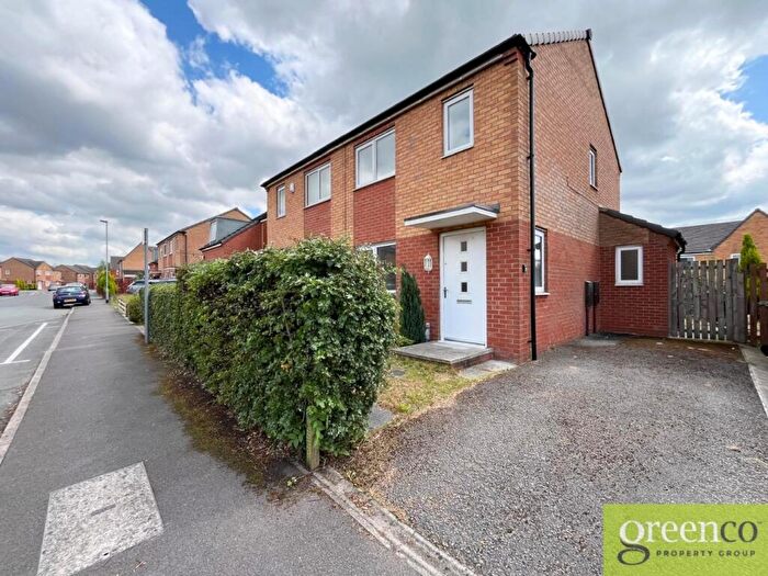 2 Bedroom Semi-Detached House To Rent In Metcombe Way, Manchester, M11