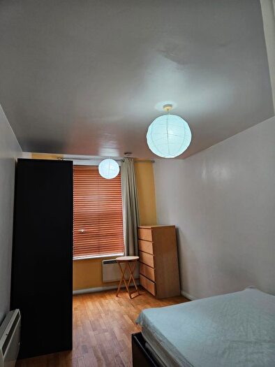 1 Bedroom Flat To Rent In North End Road, London, SW6