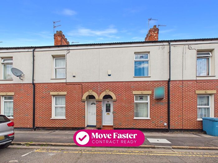 2 Bedroom Terraced House For Sale In Walliker Street, Hull, HU3