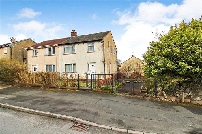 3 Bedroom Semi Detached House For Sale In Whin Knoll Avenue, Keighley, West Yorkshire, BD21