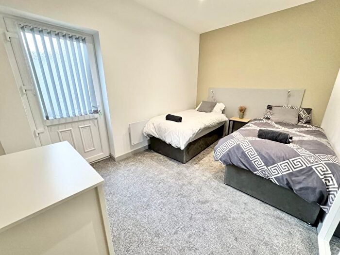 2 Bedroom Flat To Rent In College Street, Cleethorpes, DN35