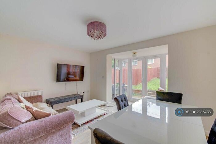 4 Bedroom Semi-Detached House To Rent In George Dixon Road, Birmingham, B17