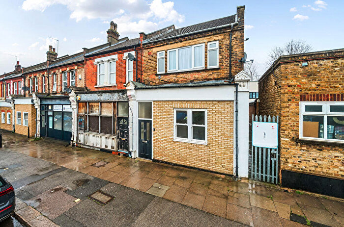2 Bedroom Flat For Sale In Springbank Road, London, SE13