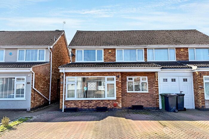 3 Bedroom Semi Detached House For Sale In Hoarestone Avenue, Whitestone, Nuneaton, CV11