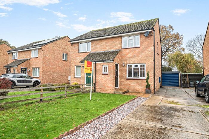 2 Bedroom Semi-Detached House For Sale In Great Close Road, Yarnton, OX5