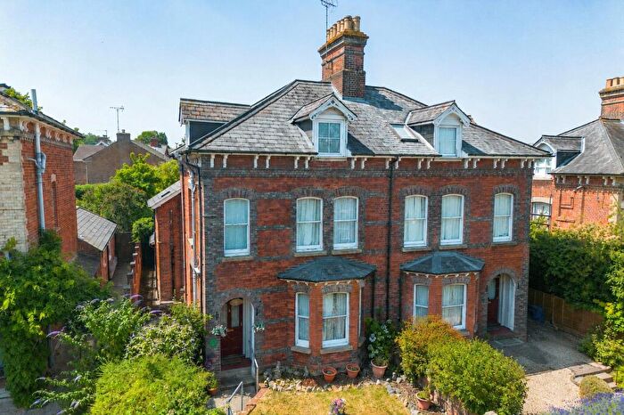 5 Bedroom Semi-Detached House For Sale In Greenham Road, Newbury, Berkshire, RG14