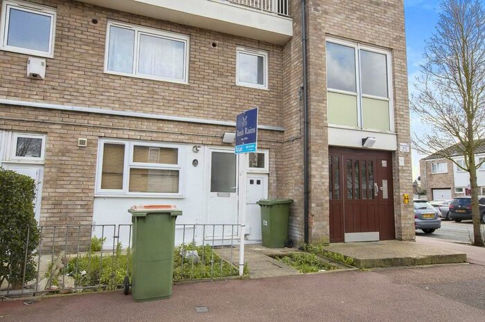 3 Bedroom Flat To Rent In Buckingham Road, London, E15