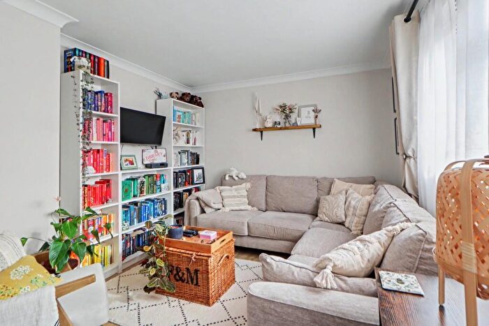 1 Bedroom Apartment For Sale In Lonsdale Road, Stevenage, Hertfordshire, SG1