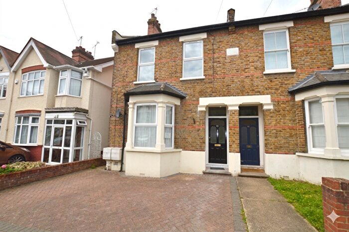 1 Bedroom Maisonette To Rent In Canfield Road, Woodford Green, IG8
