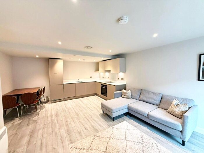2 Bedroom Apartment To Rent In St Martins Place, Broad Street, Birmingham, West Midlands, B15