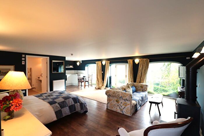 Studio To Rent In Pembroke, Sutton Mawr Farm, Nr Barry, CF62