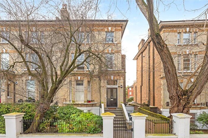 3 Bedroom Flat For Sale In King Henrys Road, Primrose Hill, London, NW3
