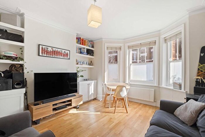 2 Bedroom Flat For Sale In Vera Road, Fulham, SW6