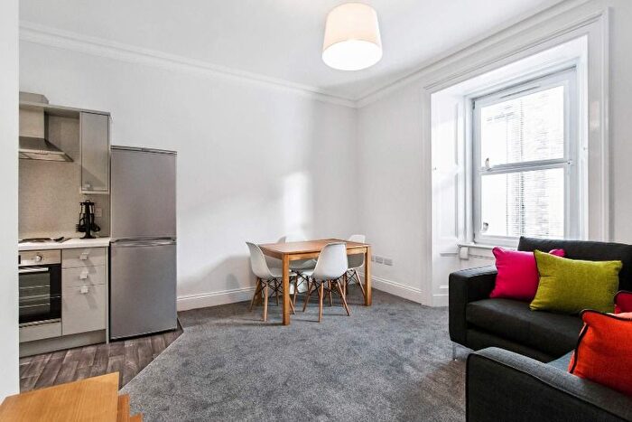 2 Bedroom Flat To Rent In Upper Grove Place, Edinburgh, West End, EH3