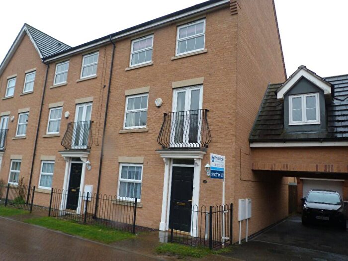 4 Bedroom Town House To Rent In Guelder Road, Peterborough, Cambridgeshire, PE7