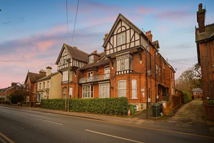 1 Bedroom Flat To Rent In Canterbury Road, Ashford, TN24