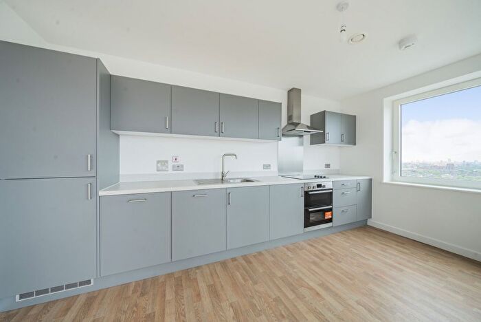 2 Bedroom Flat To Rent In St Pauls Road, Barking, London, IG11