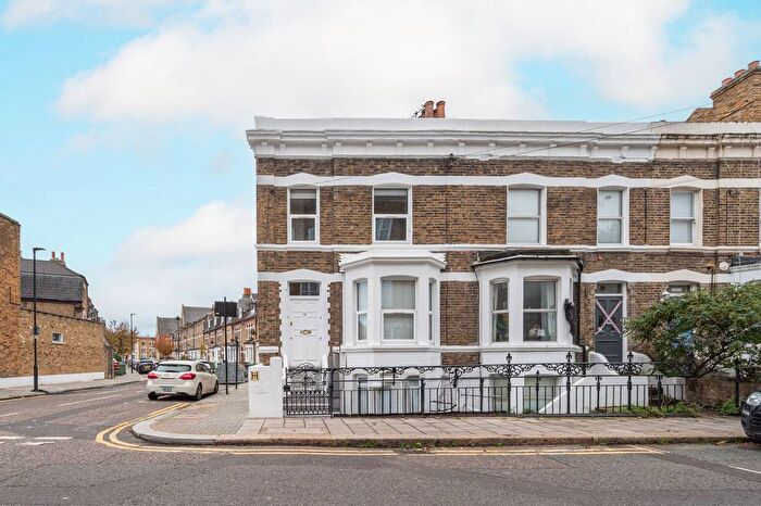 5 Bedroom Property To Rent In Ferndale Road, Clapham North, London, SW4