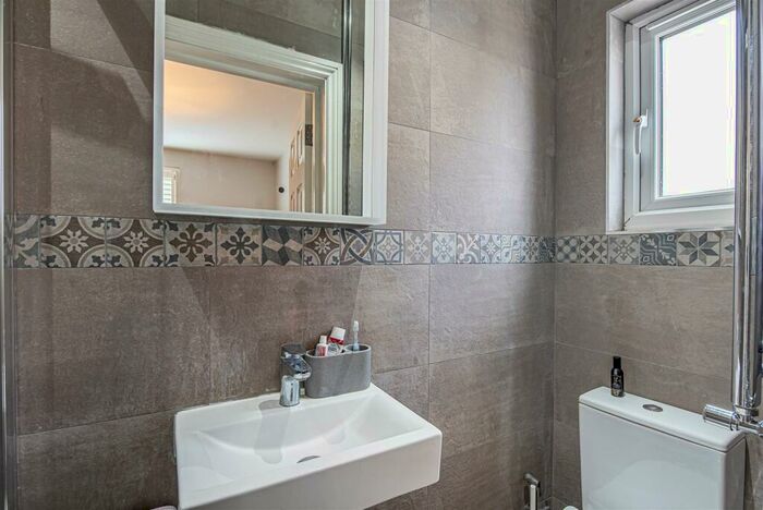 3 Bedroom Flat To Rent In Lushington Road, London, NW10
