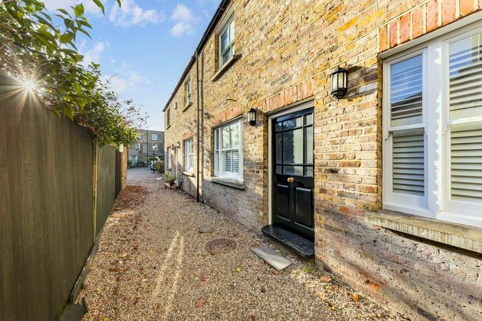 2 Bedroom Property To Rent In Berrymede Road, London, W4